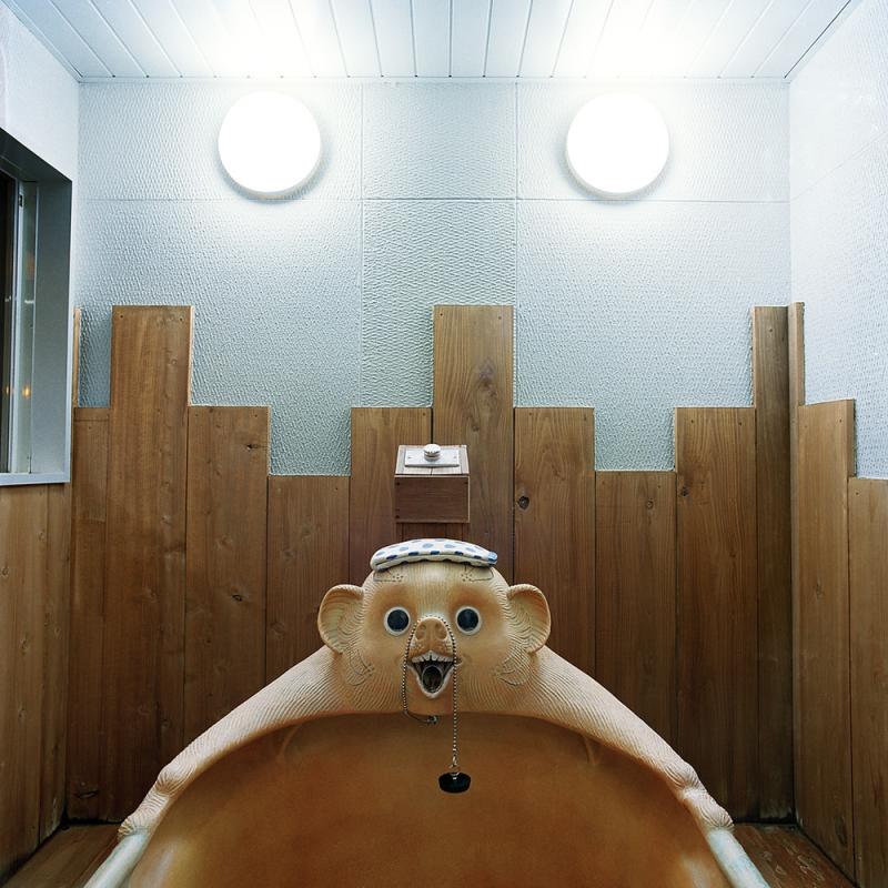 Tanuki Bathtub, Snowmans Hotel, Kobe