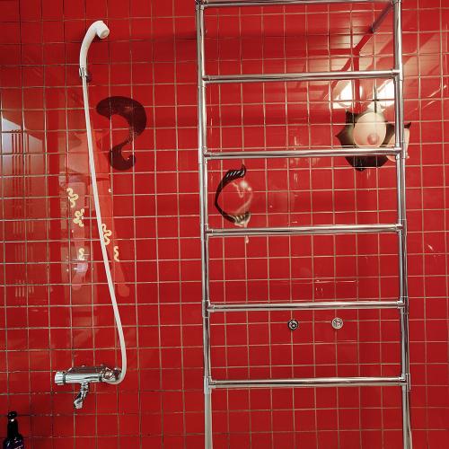 Red Bathroom, Hotel Adonis, Osaka