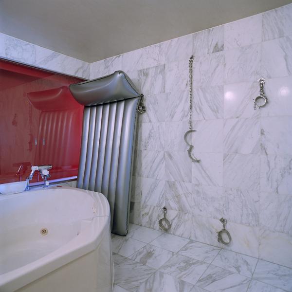 Bondage Bathroom, Hotel Pamplona, Osaka