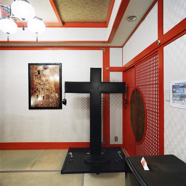 Bondage Cross, Hotel Loire, Osaka