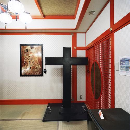 Bondage Cross, Hotel Loire, Osaka